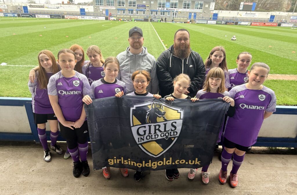 Girls in Old Gold Flag